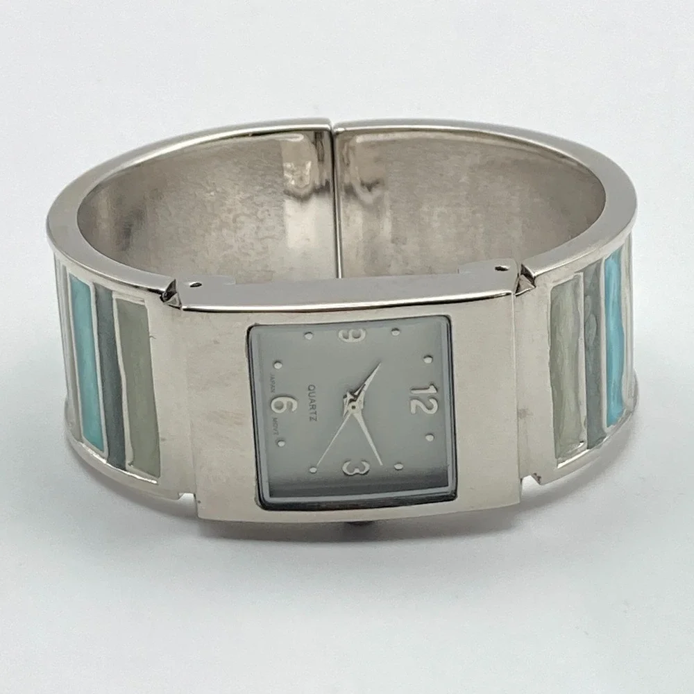 Women's Watch Silver Tone 23mm Cuff Enamel Swirl Blue Beach New Battery 6.25
